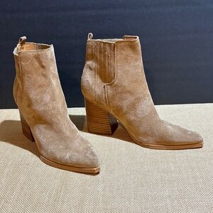 Marc Fisher Alva Women Taupe Suede Pointy Toe Ankle Block Heel Booties Sz 10M